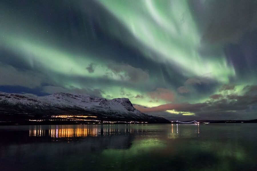 Abisko: Guided Aurora Chase with Hotel Transfers - Why this Abisko aurora chase works differently