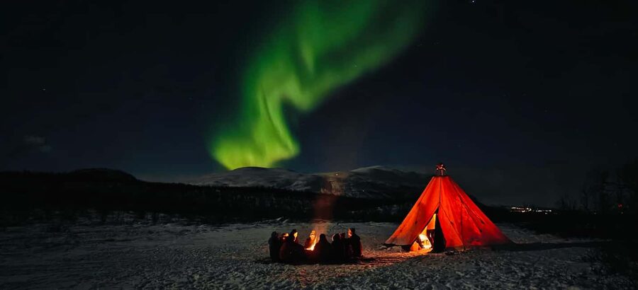 Abisko: Northern Lights Hike with Husky Puppies - Walking into Abisko’s winter darkness