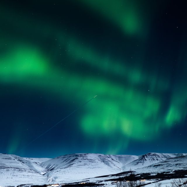 Akureyri: Northern Lights Photography Tour - The real value of the $194 price