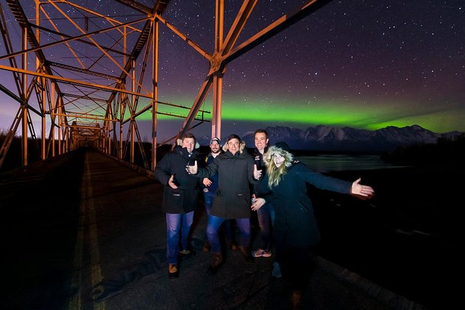 Anchorage Aurora Tour and Northern Lights Photo - The photography help is worth more than a basic night drive