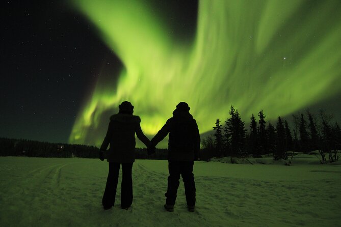 Aurora Hunting Tours - Snacks, hot drinks, and comfort in the cold