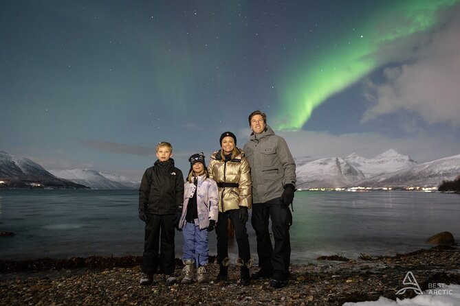 Aurora Safari Chase by big bus, free Photos, toilet onboard - Stop five: chasing the lights on the way back