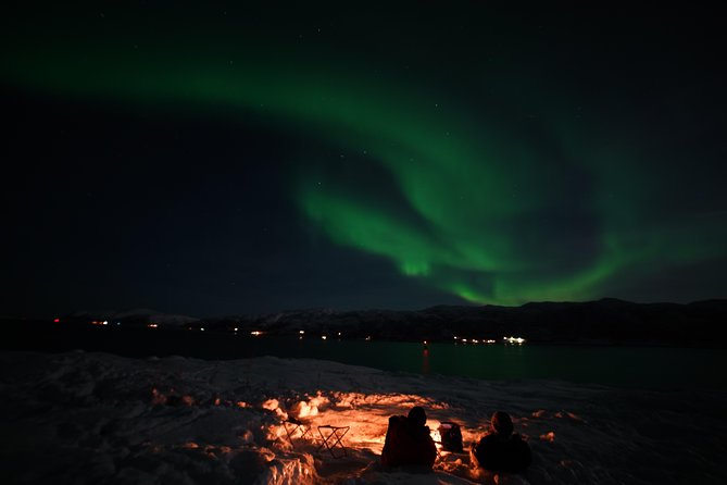 Aurora tour with free portrait and bonfire - How the photography help works