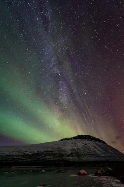 Experience the majestic Auroras Kiruna-Abisko & lodge dinner - Seeing the northern lights, and photographing them