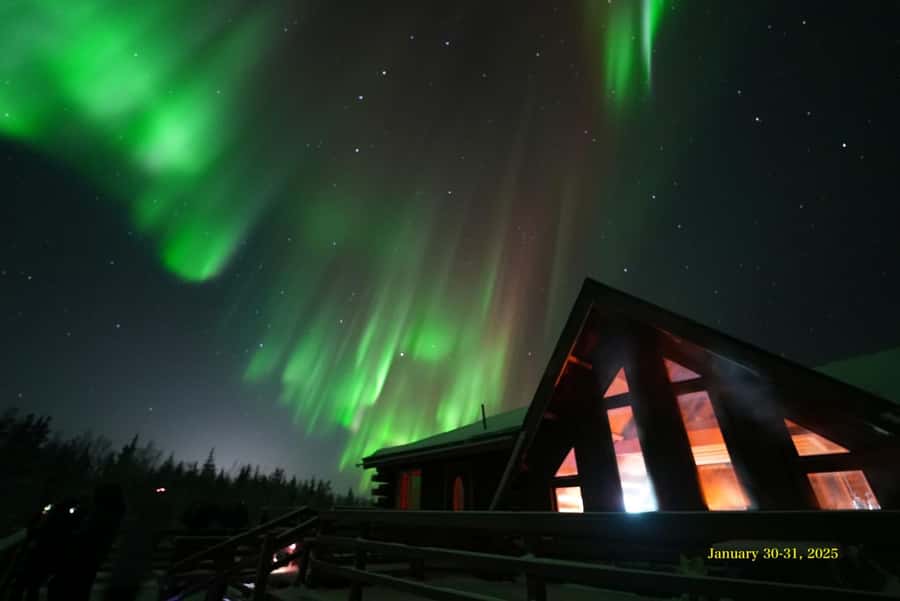 Fairbanks: Aurora Husky Lodge Aurora Viewing Tour - A warm cabin instead of a long wait in the cold