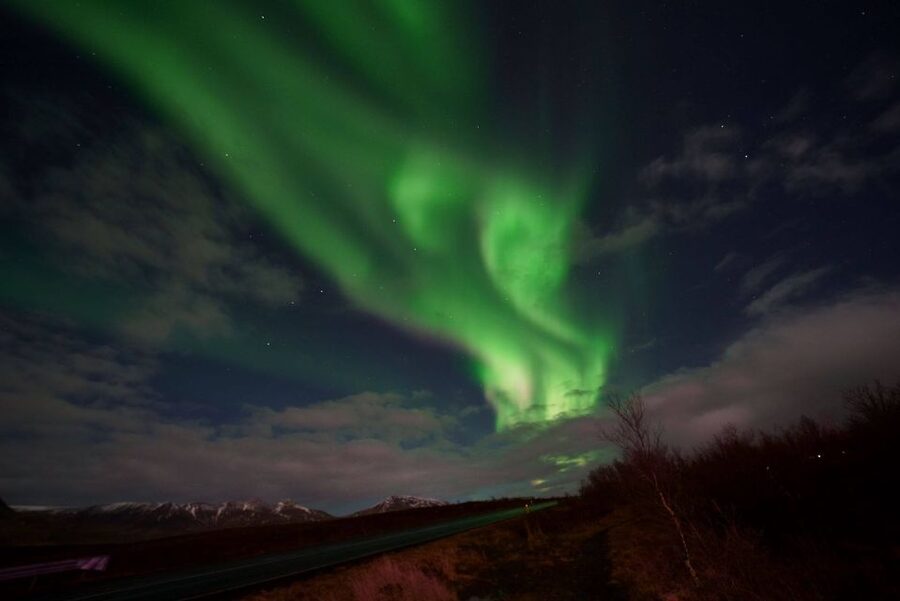 From Reykjavik: Northern Lights Hunt Super Jeep Tour - The first 30 minutes: leaving the city behind