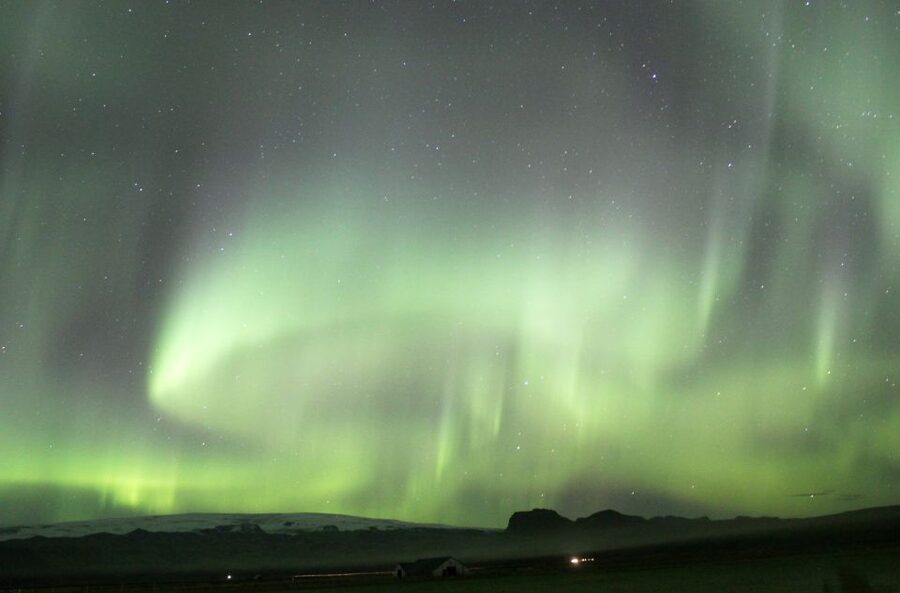 From Reykjavik: Northern Lights Hunt Super Jeep Tour - Three hours in southern Iceland