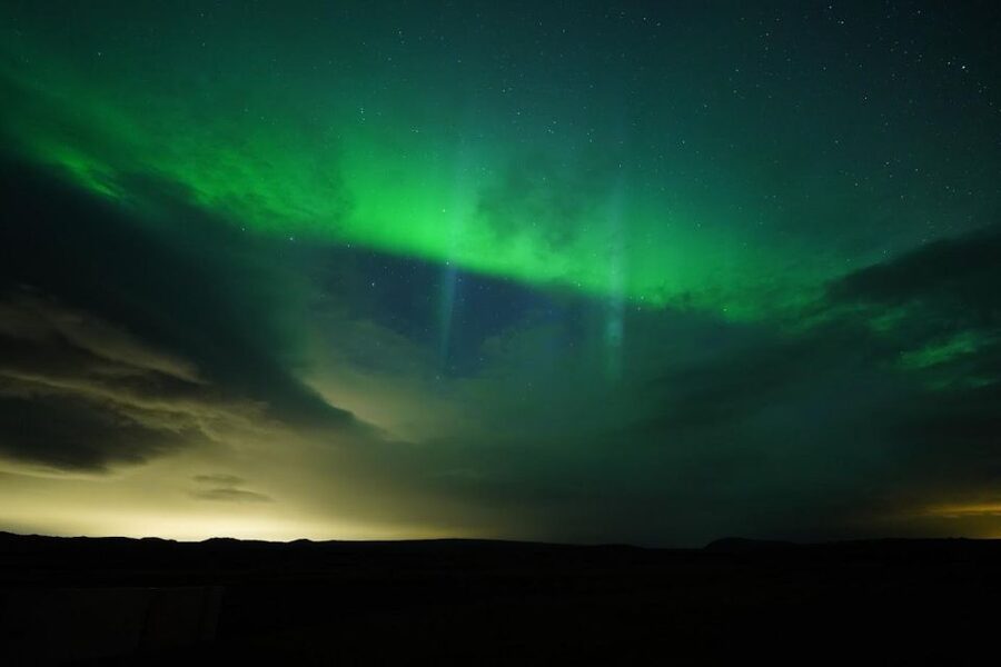 From Reykjavik: Northern Lights Tour with Hot Cocoa & Photos - The minibus is part of the advantage