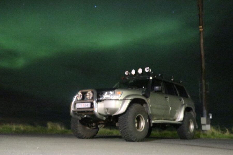 From Reykjavík: Spot the Northern Lights with Snacks & Drink - Key points to know before booking