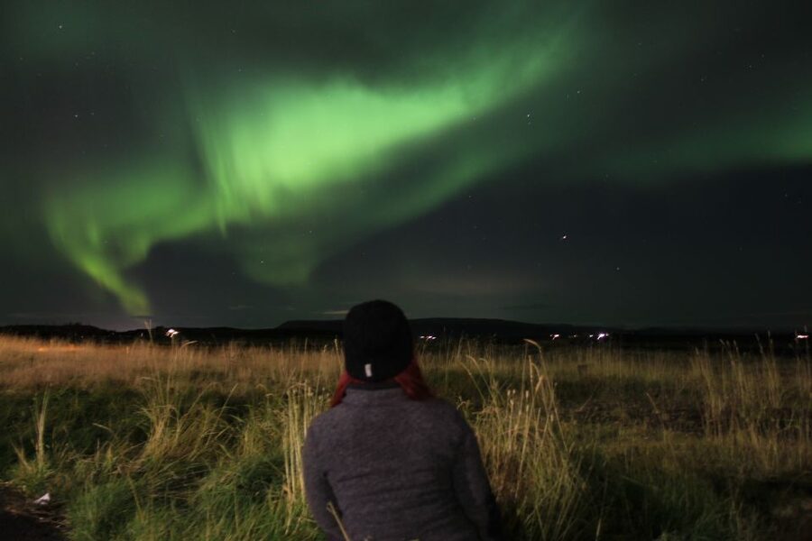 From Reykjavík: Spot the Northern Lights with Snacks & Drink - Photography tips for the night sky
