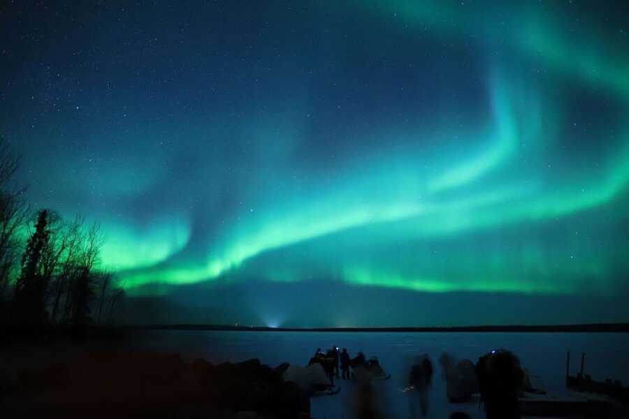 From Rovaniemi: Aurora Borealis Trip in Lapland Lakeside - Leaving Rovaniemi for a darker sky