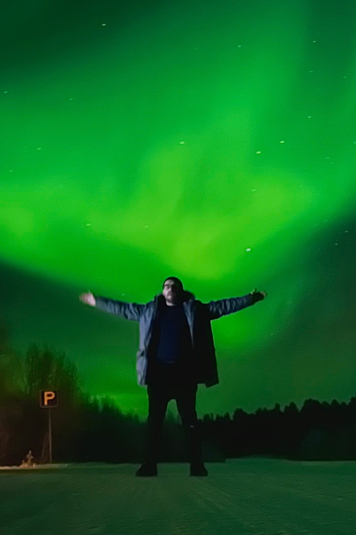 From Rovaniemi: Lapland Aurora Hunt with Barbeque - Clothing, cameras, and food needs