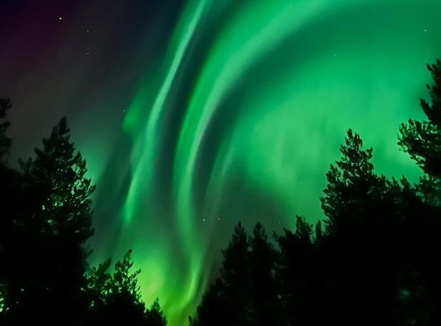From Rovaniemi: Lapland Aurora Hunt with Barbeque - The first lake stop and the value of darkness
