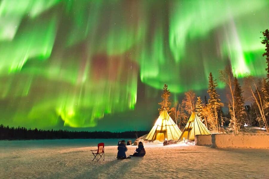 From Rovaniemi: Northern Lights Van Tour with Photos - Leaving Rovaniemi after dark
