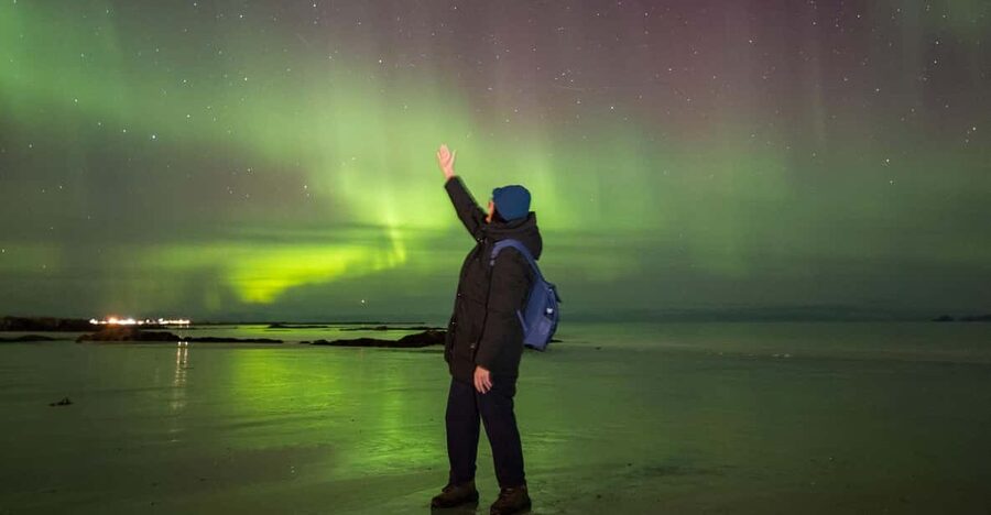 From Svolvaer: Private Northern Lights Search Trip - Searching the Lofoten sky from Svolvaer