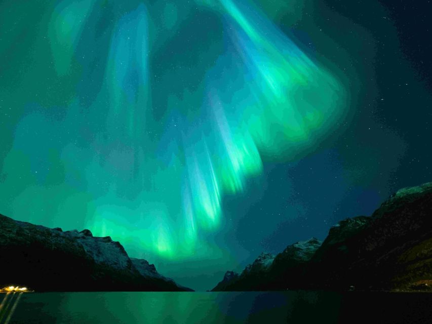 From Tromsø: Northern Lights Cruise on a Cozy Vintage Vessel - A smart plan for the evening
