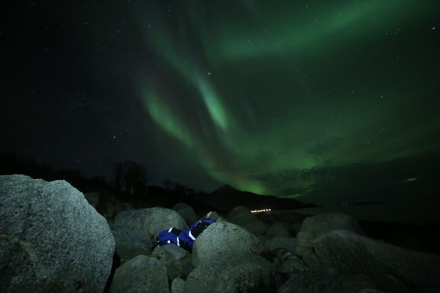 From Tromso: Northern Lights Photography Tour - The campfire stop and one hour outdoors