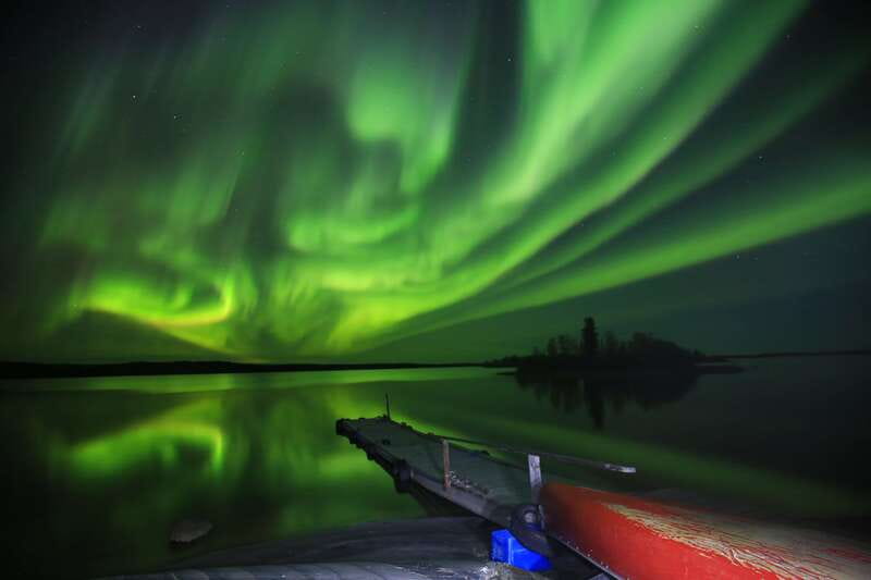 From Yellowknife: Northern Lights Bus Tour with Photos - What happens at the three viewing stops