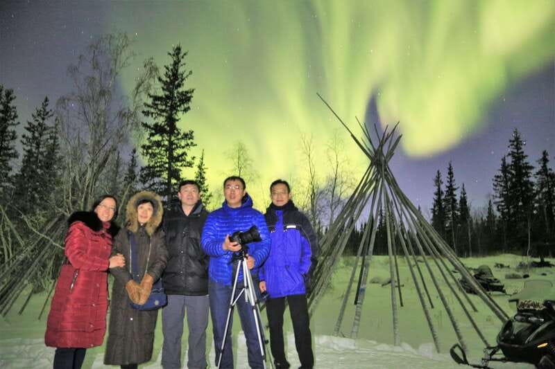 From Yellowknife: Northern Lights Bus Tour with Photos - Following the Ingraham Trail after dark