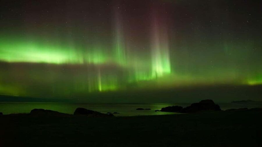 Henningsvær: Northern Lights Tour with Photographer - Starting in Henningsvær under the Arctic sky