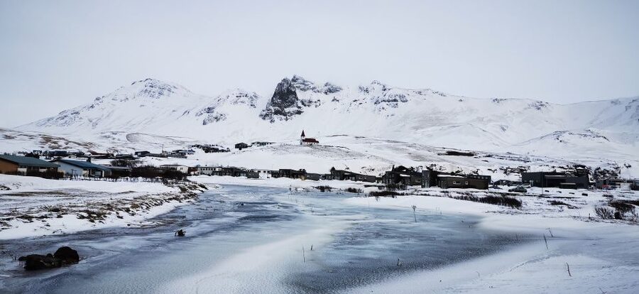 Iceland: South Coast and Northern Lights Tour - Vík, lunch, and the practical middle of the day