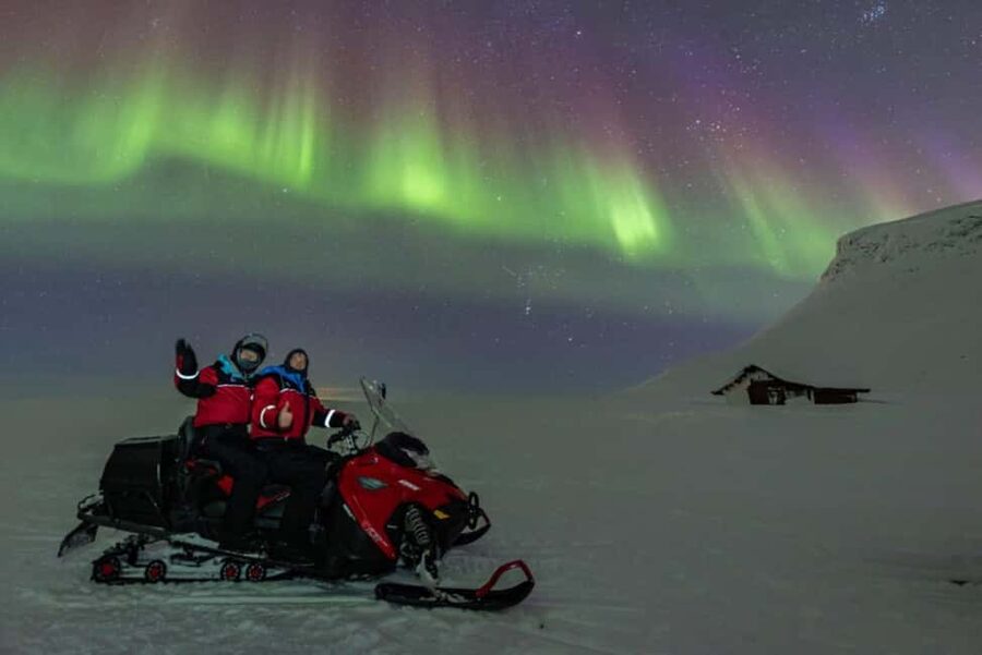 Kilpisjärvi: Northern Lights Snowmobile Tour with Photos - Key points at a glance