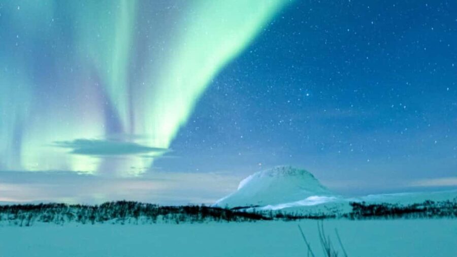 Kilpisjärvi: Northern Lights Snowmobile Tour with Photos - Reaching the tundra lake by snowmobile