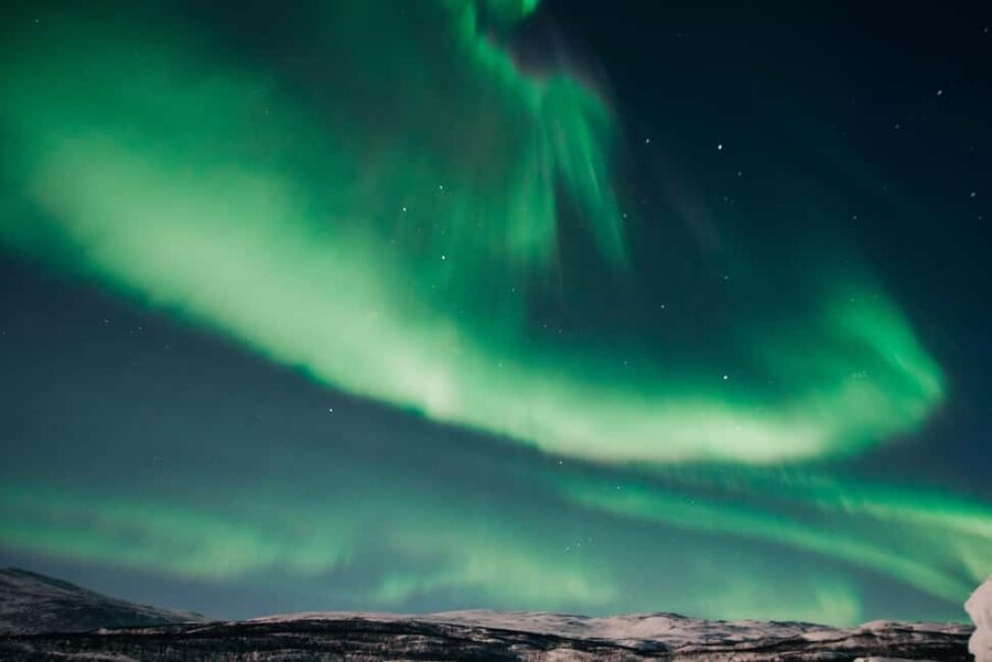Kiruna: Sami-Inspired BBQ Dinner with Northern Lights Chase - The cold is part of the bargain
