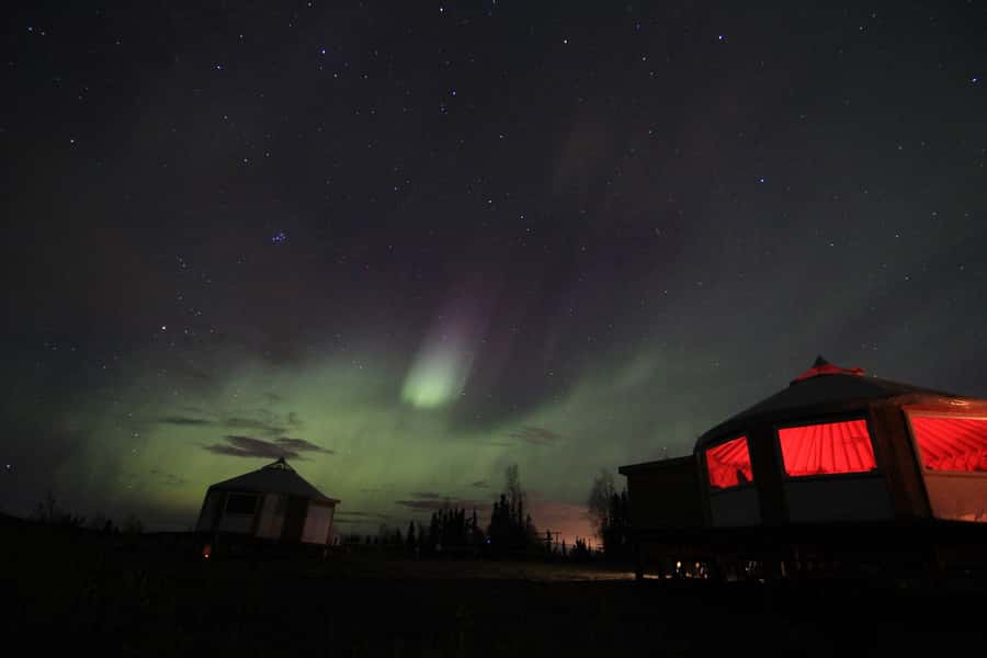 Late Night Yurt Dinner and Northern Lights - A secluded yurt with a practical indoor view