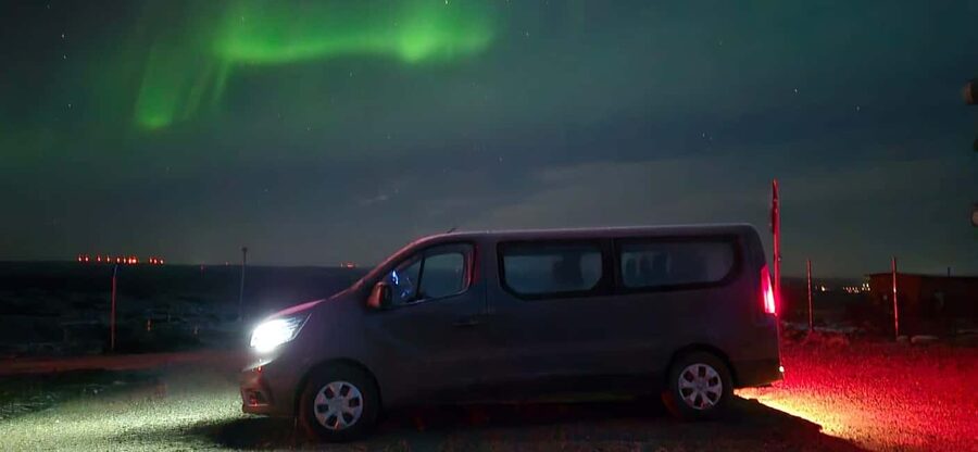 Levi: Northern Lights by Minivan with hot drinks and snacks - Why cloud cover changes the whole experience