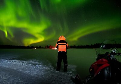 Northern Lights Snowmobile Tour with Snacks and Drinks