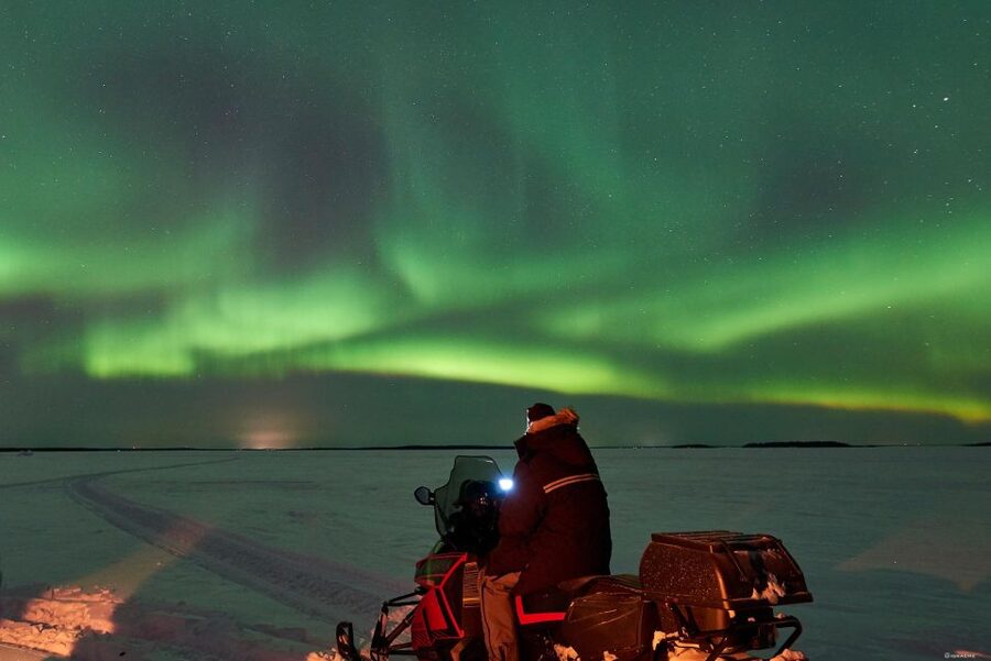 Luleå : Northern lights snowmobile tour - Sharing a snowmobile or driving your own