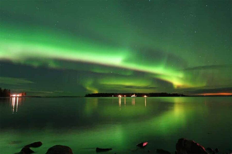 Luleå: Northern Lights Tour by Car with Swedish Treats - Why the car-based chase works around Luleå