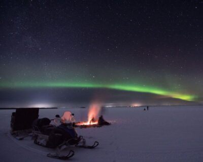 Luleå : Northern Lights Tour on a Snowmobile drawn Sled