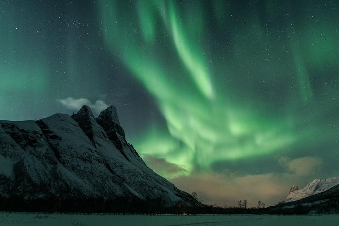 Minibus Northern Lights Chase with Photography from Tromsø - What the fjord and roadside stops are really like