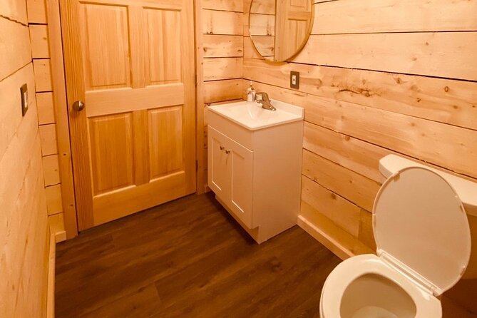 Mountaintop 360° Best Alaskan Cabin with Photography @Aurora Camp - Why the live camera matters