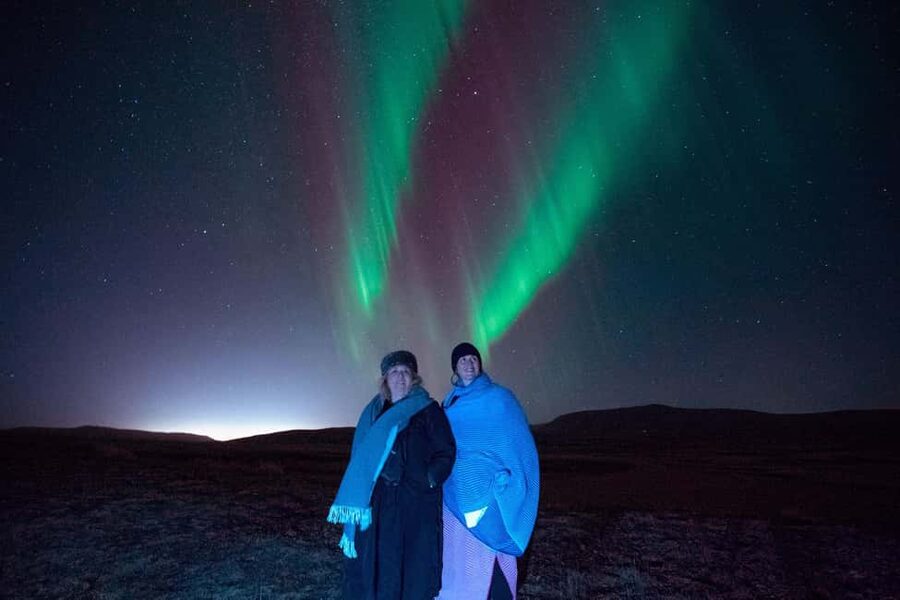 Northern Lights 4x4 Super, Photos, Hot Cocoa, Pastries - Leaving Reykjavik for darker skies