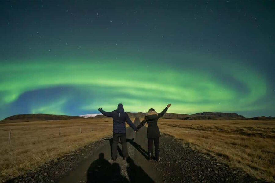 Northern Lights 4x4 Super, Photos, Hot Cocoa, Pastries - The ride matters less than the chase