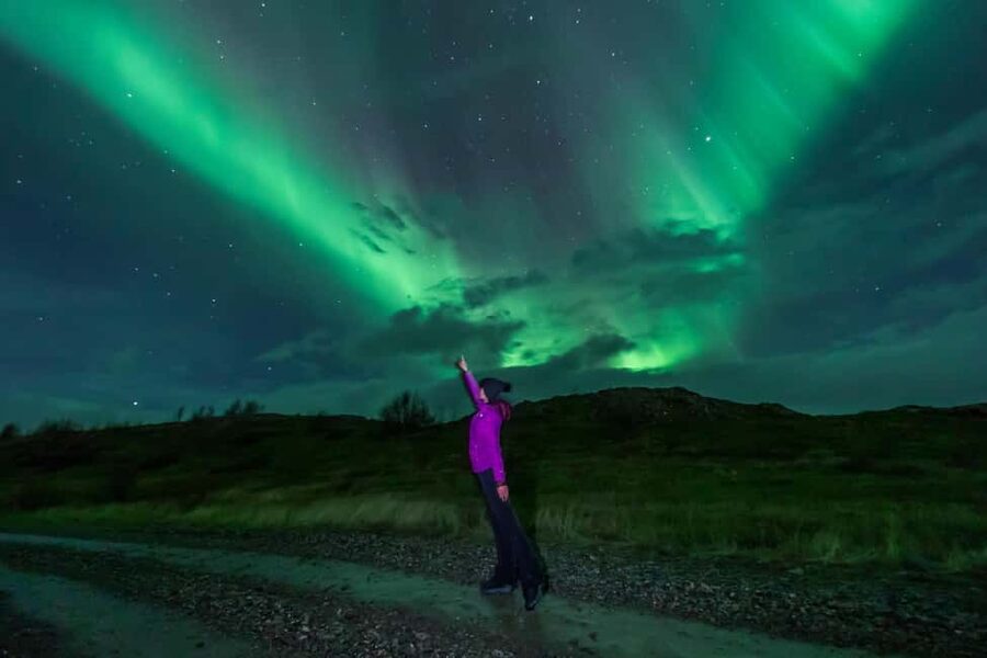 Northern Lights 4x4 Super, Photos, Hot Cocoa, Pastries - What $162 buys you