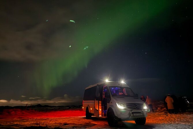 Northern Lights 4x4 Tour with Pastries and Cocoa from Reykjavik - Chasing the aurora beyond Reykjavik