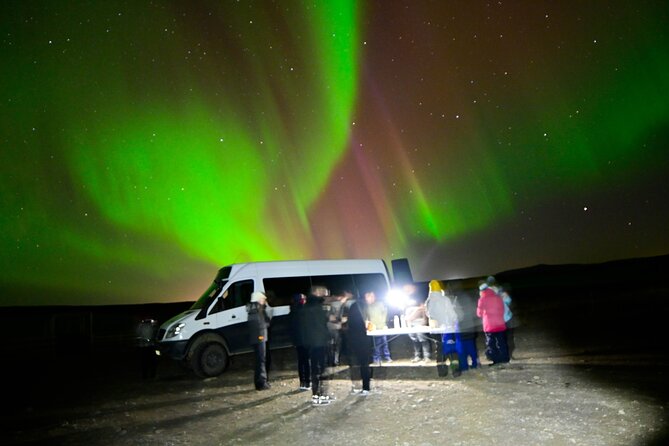 Northern Lights 4x4 Tour with Pastries and Cocoa from Reykjavik - The first stop: darkness, patience, and a cold sky