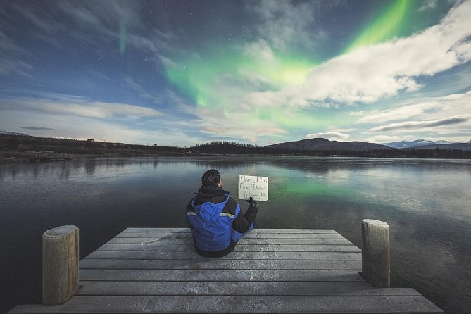 Northern Lights Adventure with Greenlander, 8 people max - Why eight people changes a Northern Lights chase