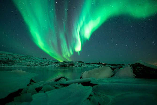Northern Lights Big Bus Chase with Chasing Lights - A true aurora chase from Tromsø
