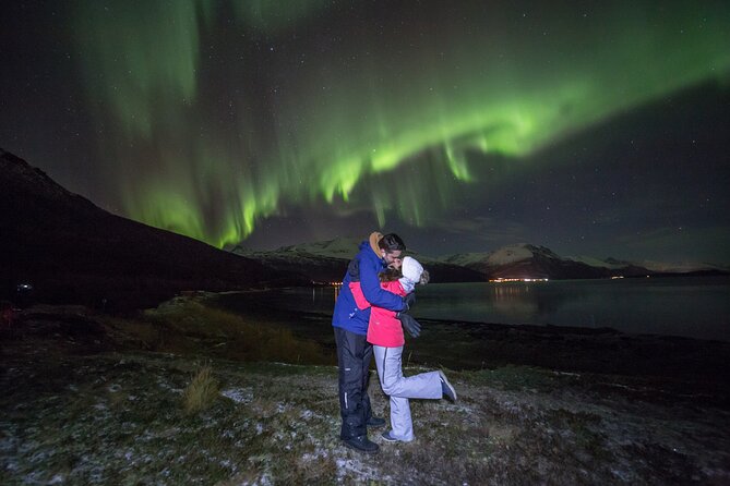 Northern Lights Big Bus Chase with Free Photos - The campfire turns waiting into part of the evening