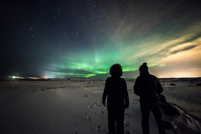 Northern Lights Bus Tour from Reykjavik with Hot Chocolate - Clothing and practical preparation