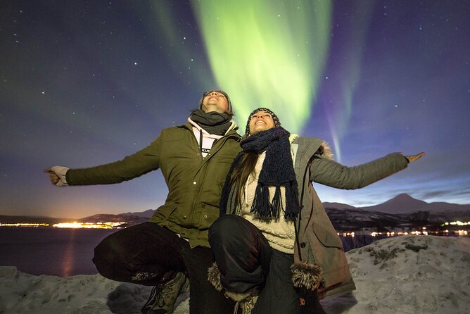 Northern Lights Chase with Photography from Tromsø - Tea, Snacks, and Staying Warm
