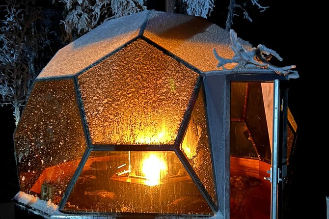 Northern Lights dinner in a Glass Igloo - Pickup from Rovaniemi and the importance of timing