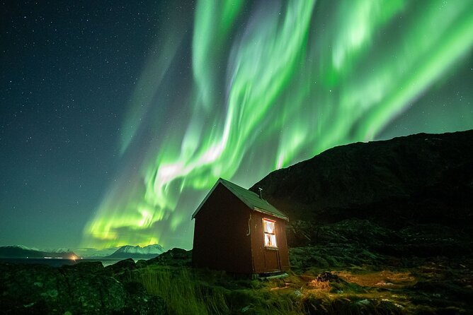 Northern Lights Expedition Tromsø - 6 people - Arctic Photo Guide - Soup, conversation, and the long waits