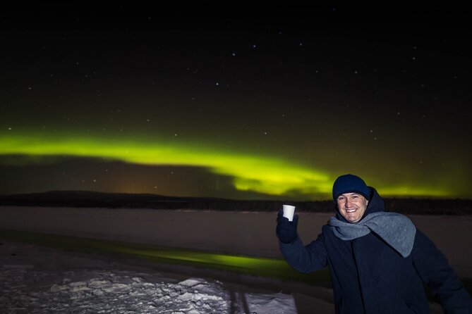 Northern lights hunting photo tour with bbq; small groups - Chasing the sky to a second location