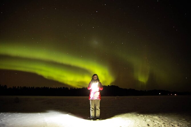 Northern lights hunting photo tour with bbq; small groups - What the guide adds to the night